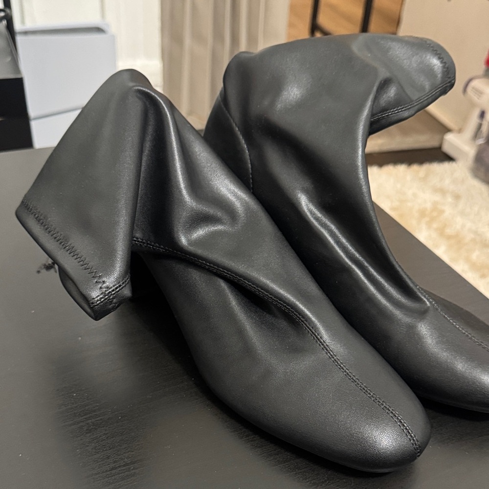 Zara Black Heeled Boots for Women